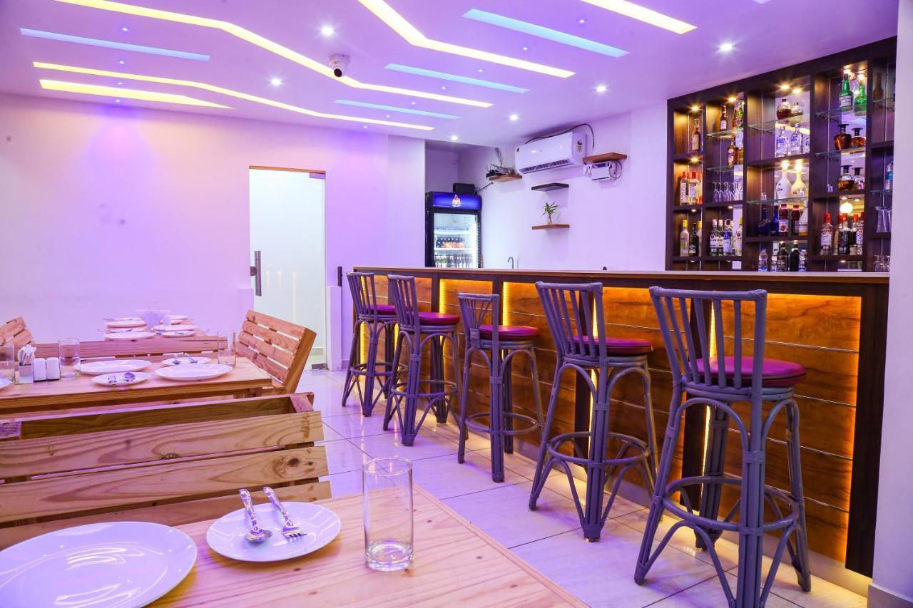 卡维洛瑟姆 M Aples Jacks Place酒店 外观 照片