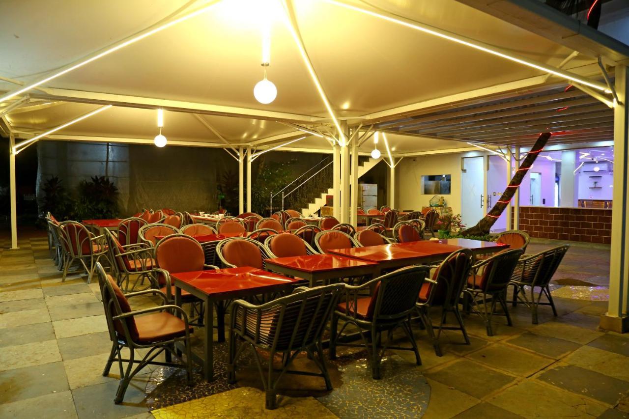 卡维洛瑟姆 M Aples Jacks Place酒店 外观 照片