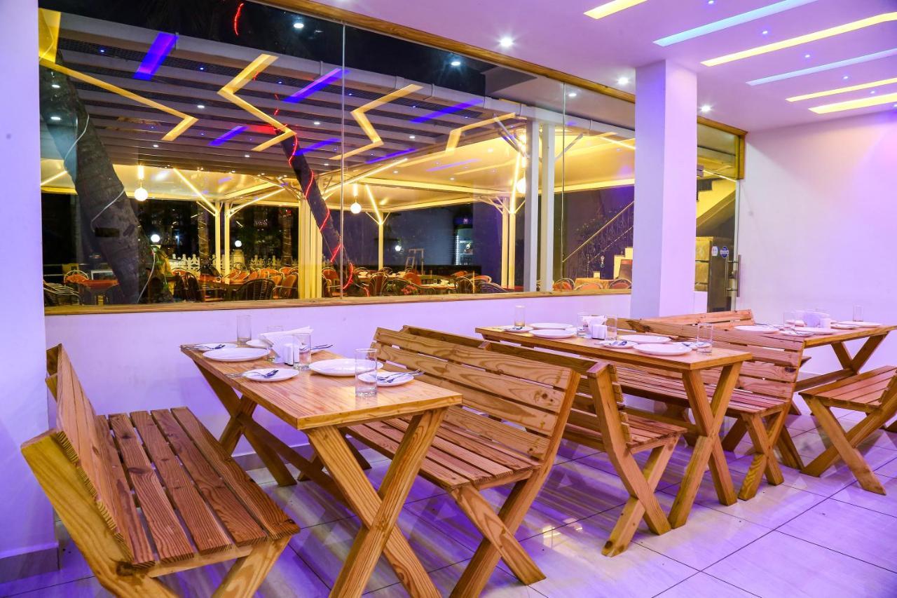 卡维洛瑟姆 M Aples Jacks Place酒店 外观 照片